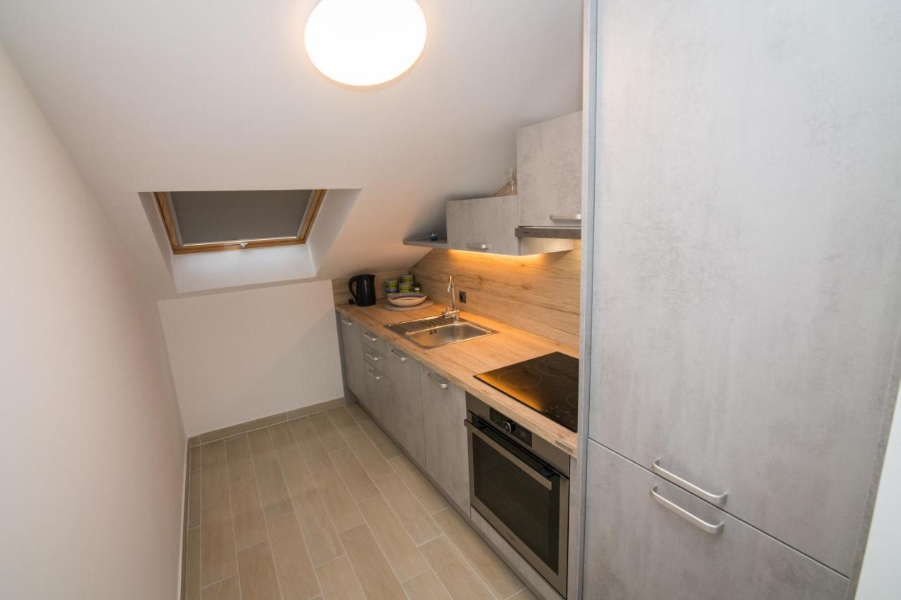 Apartment Skylight กอสเตรนา ภายนอก รูปภาพ