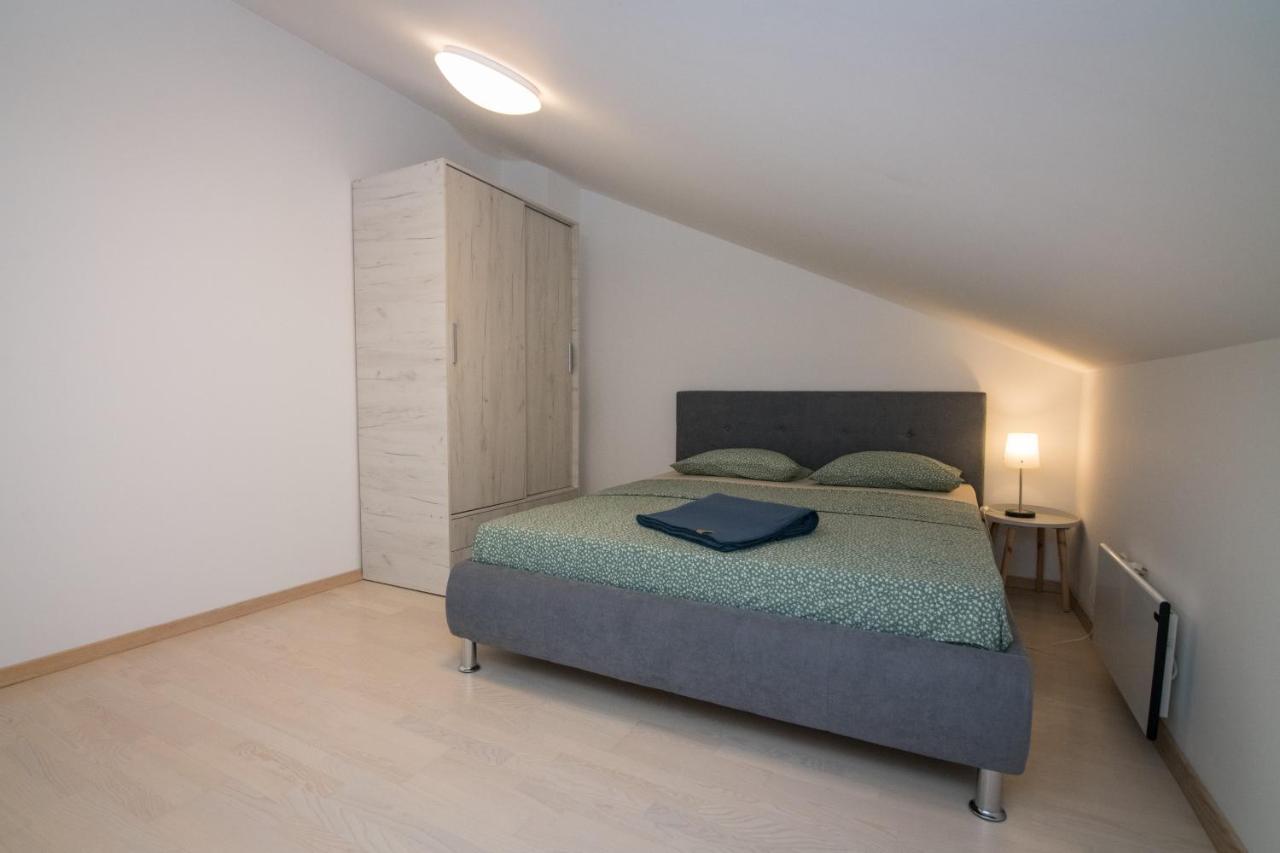 Apartment Skylight กอสเตรนา ภายนอก รูปภาพ