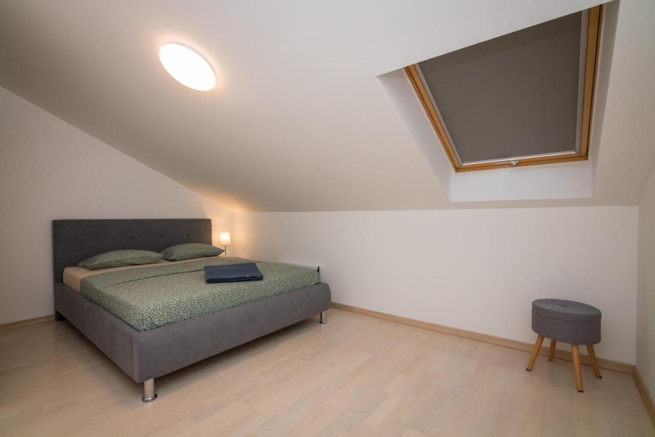 Apartment Skylight กอสเตรนา ภายนอก รูปภาพ